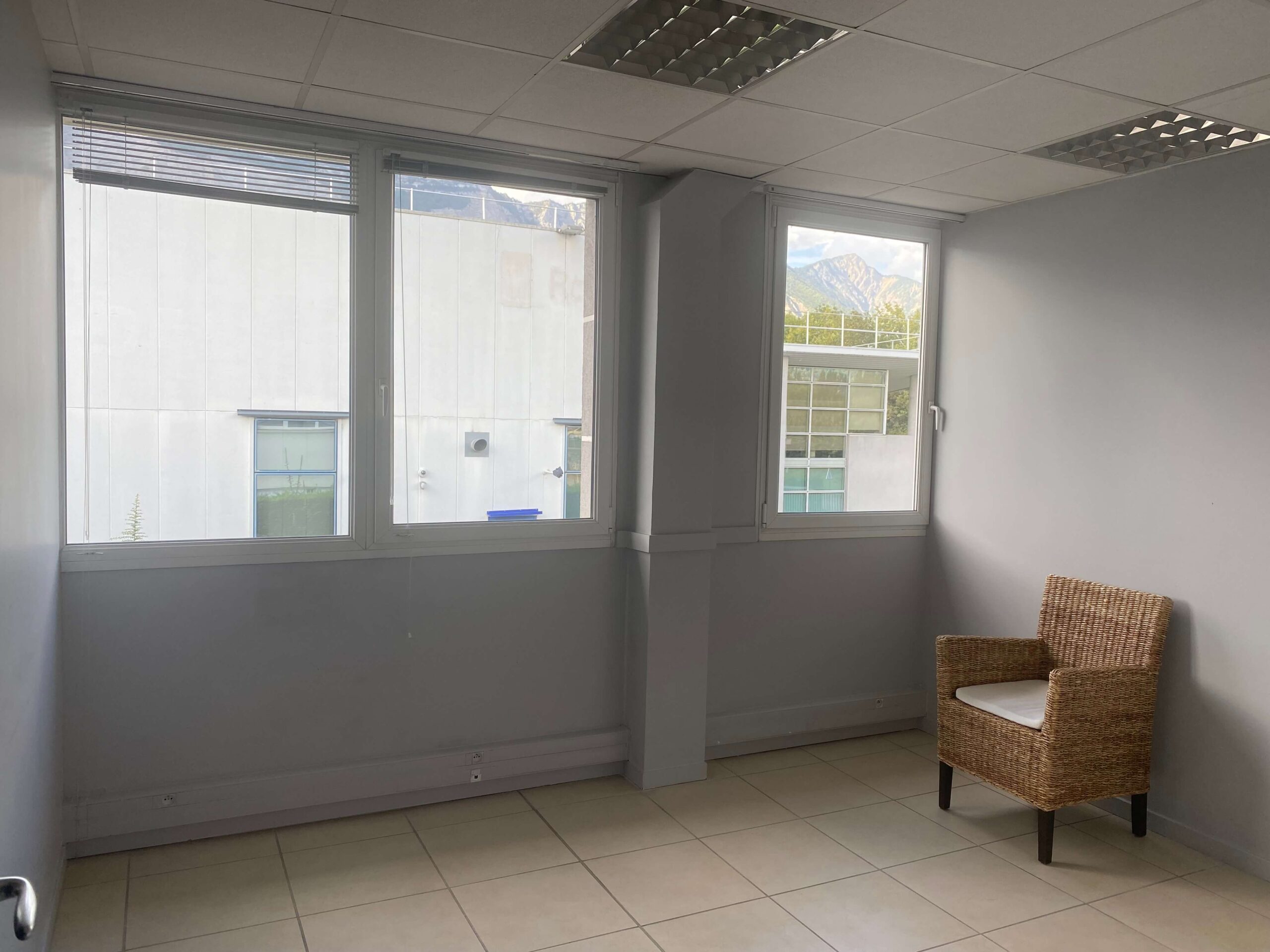 Bureau 11m2 Montbo bureau Bureau 11m2 Montbo bureau